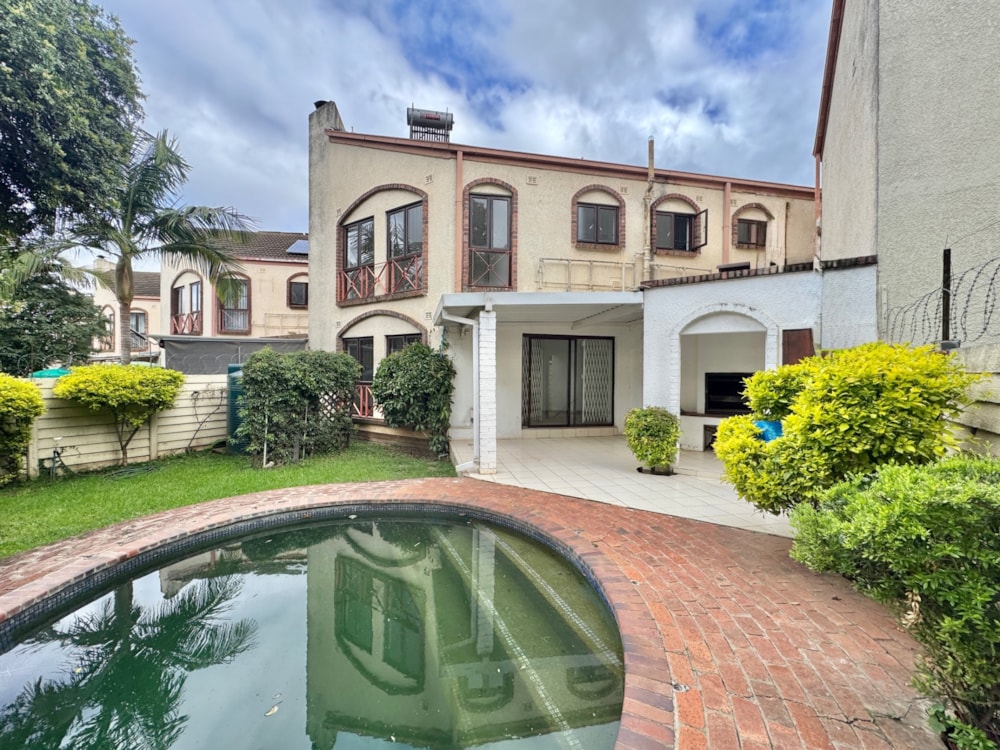 Double-storey apartment to rent in Newlands, Zimbabwe - 3ZB1733687 Double-storey apartment to rent in Newlands, Zimbabwe - 3ZB1733687