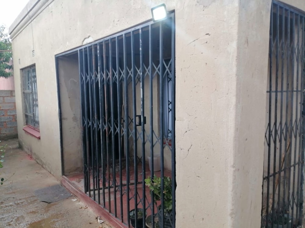 House for sale in Duduza - 1SP1733856