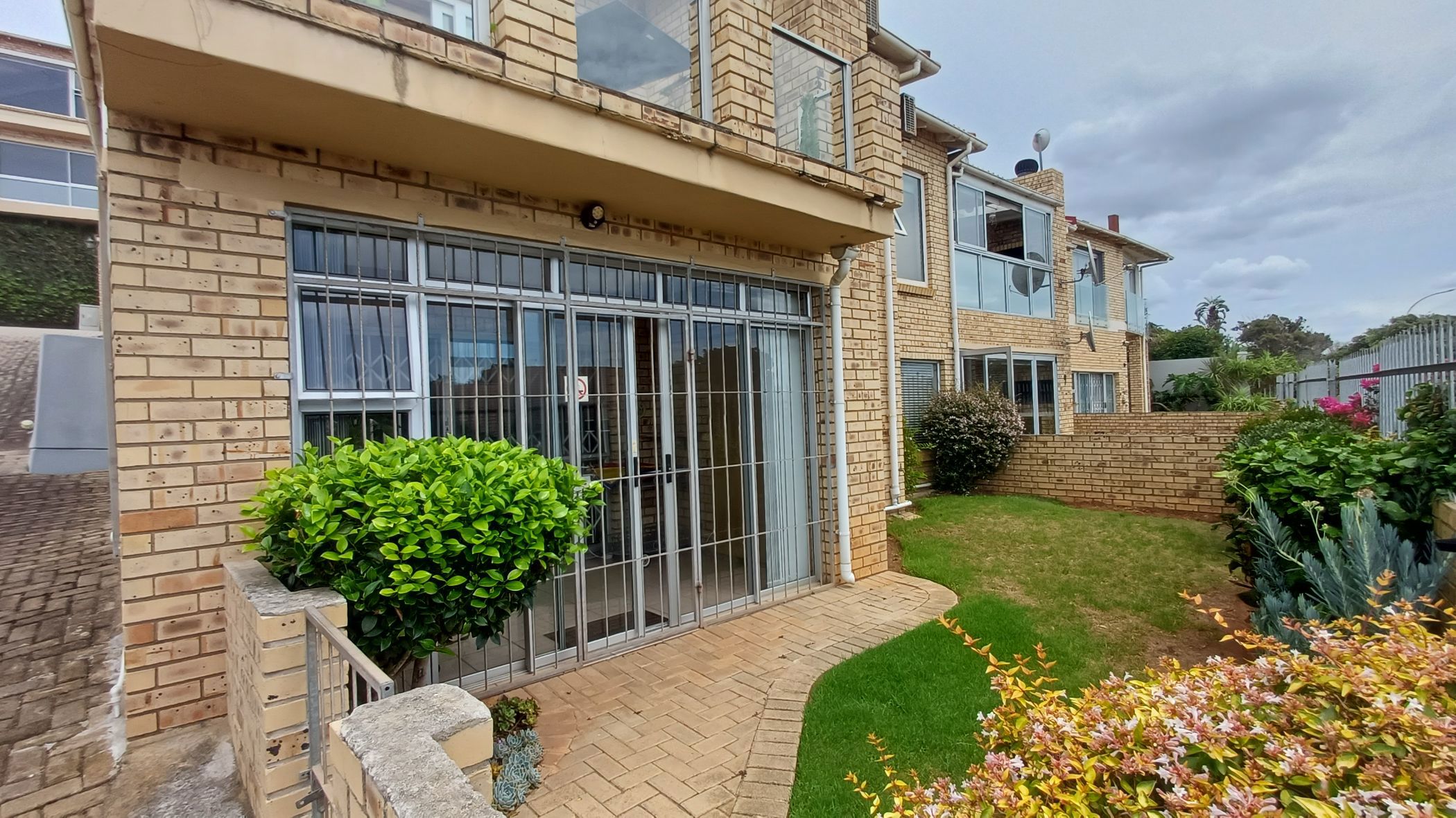 Apartment to rent in Wave Crest - 1JF1733884