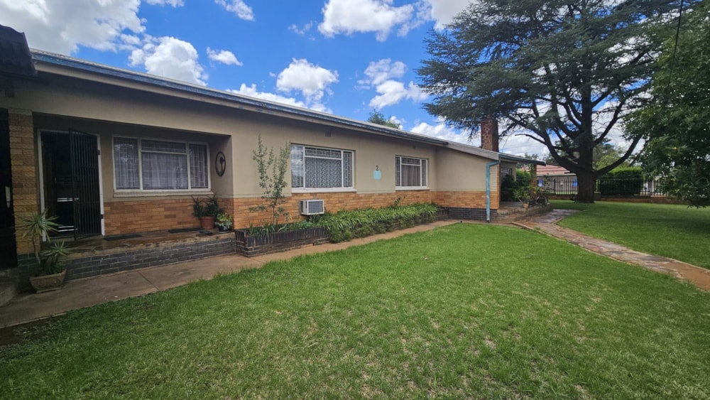 House for sale in Barkly West - 1KJ1733867