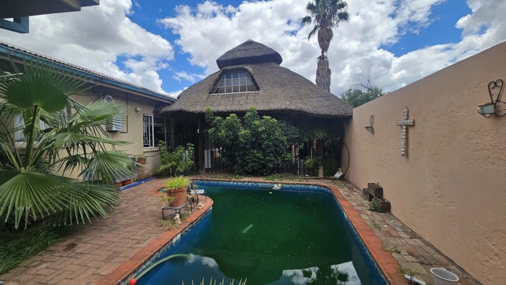 House for sale in Barkly West - 1KJ1733867