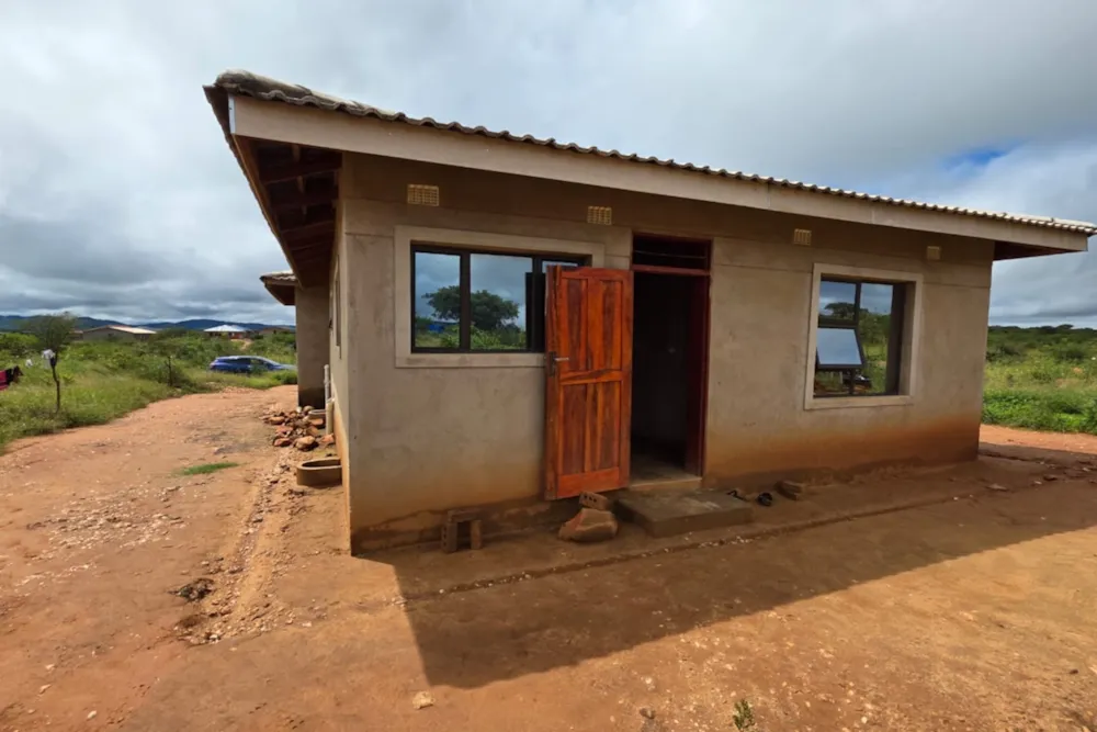 House for sale in Esigodini, Zimbabwe - 3ZB1733878 House for sale in Esigodini, Zimbabwe - 3ZB1733878