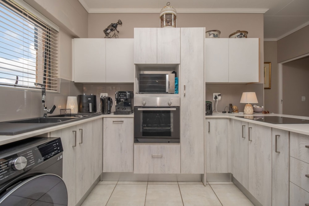 Apartment for sale in Olievenhoutpoort - RAN1735018 Apartment for sale in Olievenhoutpoort - RAN1735018