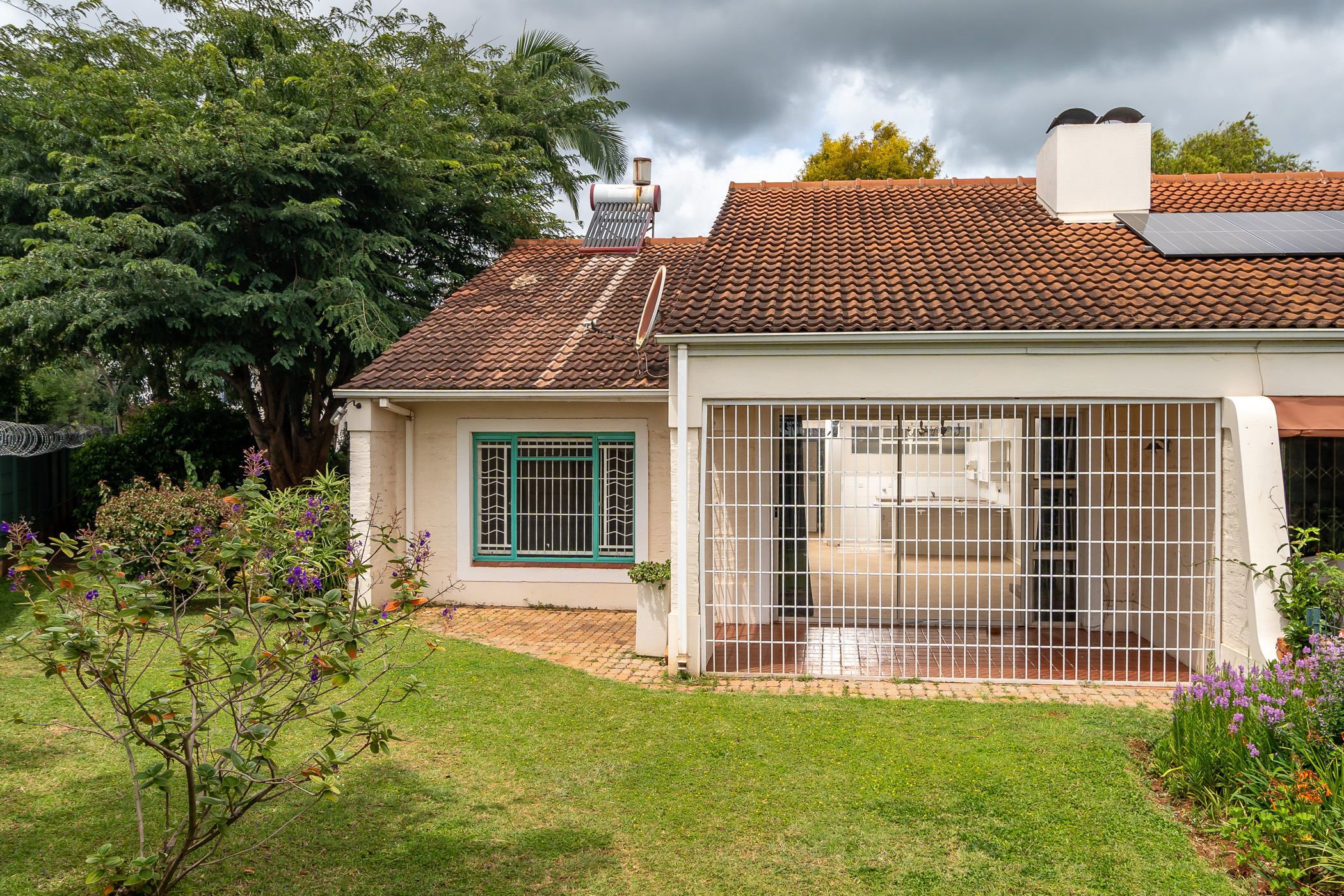 Garden retirement home to rent in Borrowdale, Zimbabwe - 3ZB1733982