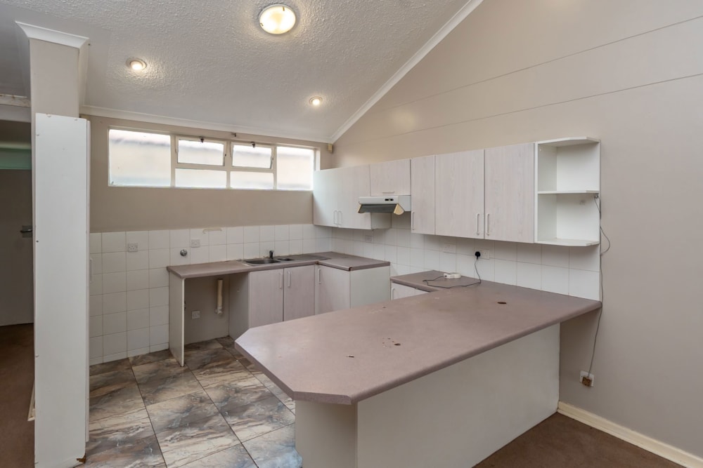 Garden retirement home to rent in Borrowdale, Zimbabwe - 3ZB1733982