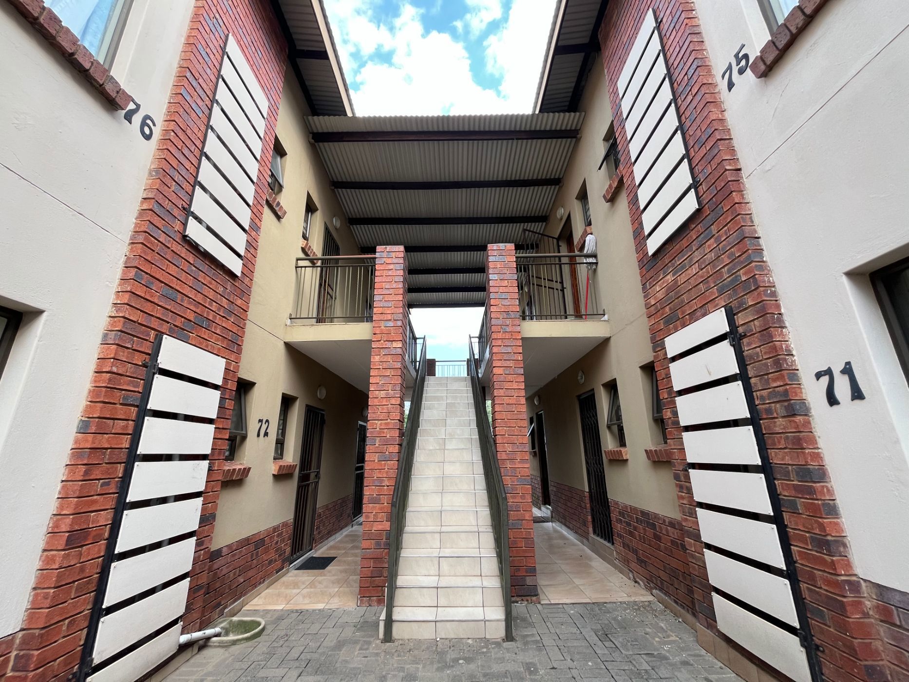 Apartment for sale in Waterval East - 1RU1734386