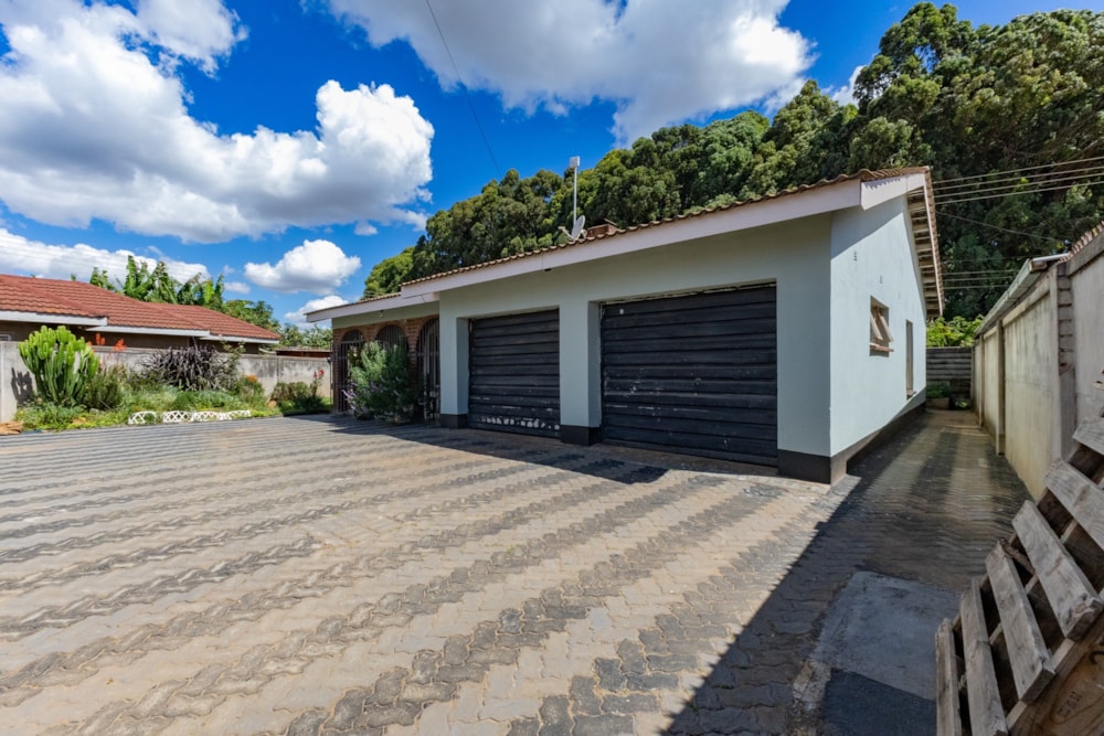 House for sale in Tynwald, Zimbabwe - 3ZB1735335 House for sale in Tynwald, Zimbabwe - 3ZB1735335