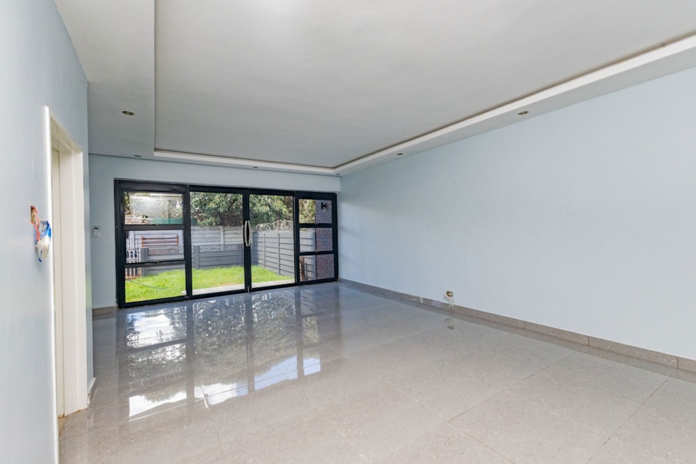 Double-storey apartment for sale in Avenues, Zimbabwe - 3ZB1735025