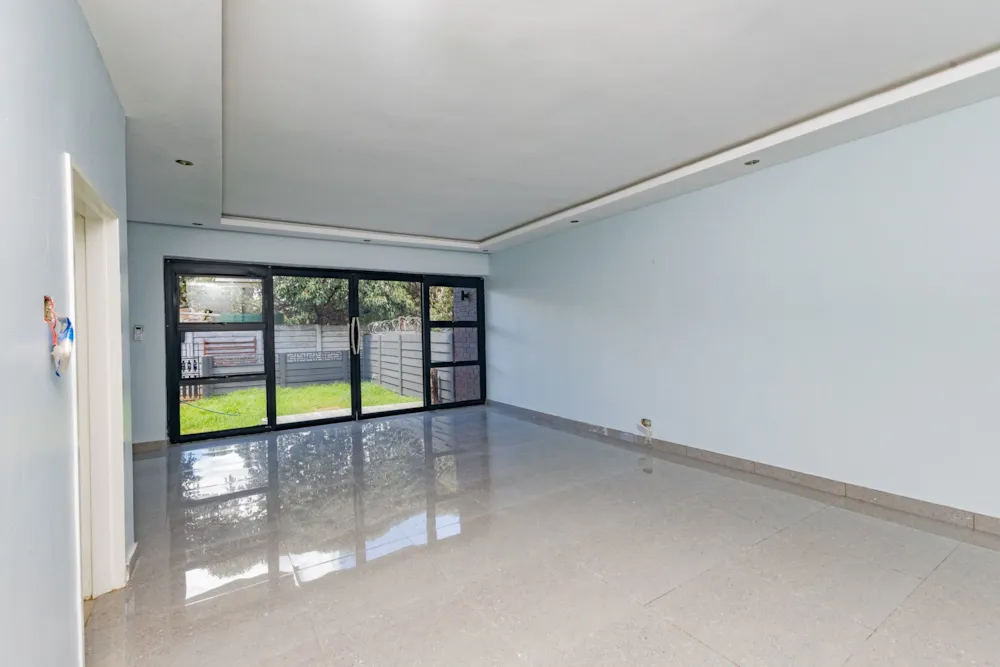 Double-storey apartment for sale in Avenues, Zimbabwe - 3ZB1735025 Double-storey apartment for sale in Avenues, Zimbabwe - 3ZB1735025