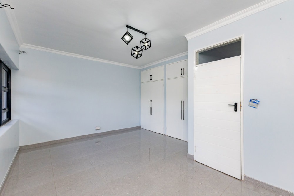 Double-storey apartment for sale in Avenues, Zimbabwe - 3ZB1735025