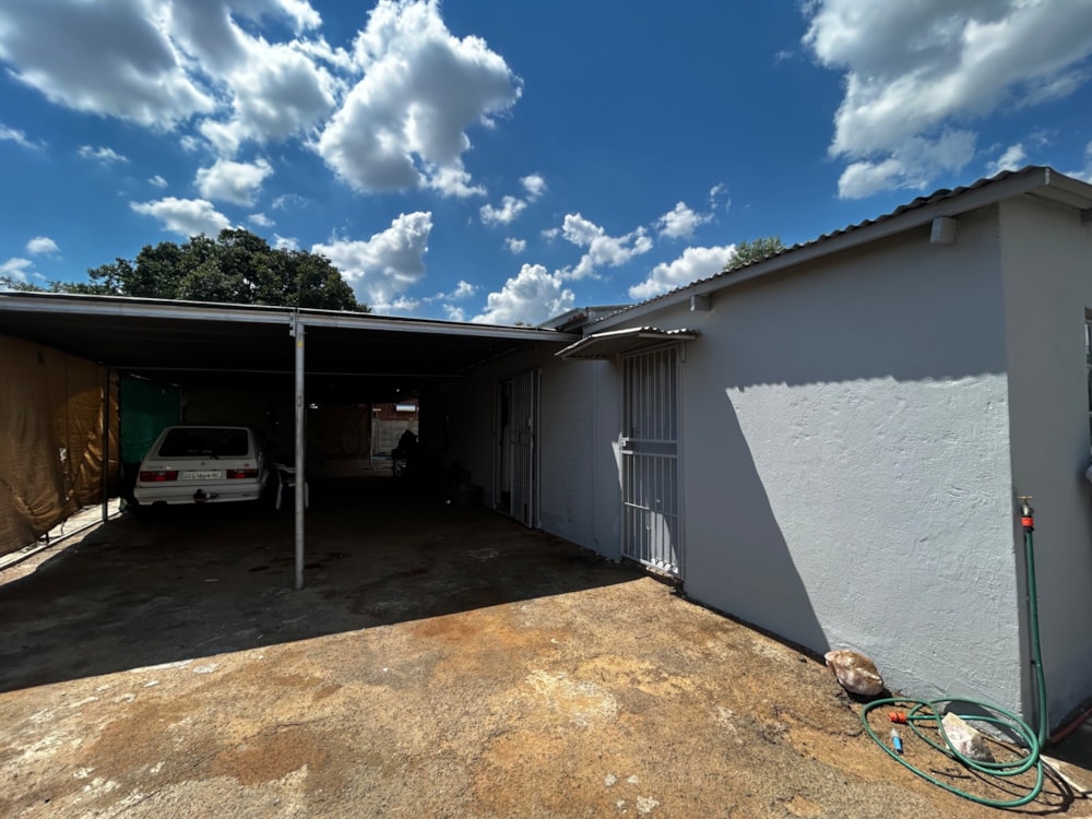 House for sale in Beaconsfield - 1KJ1734111