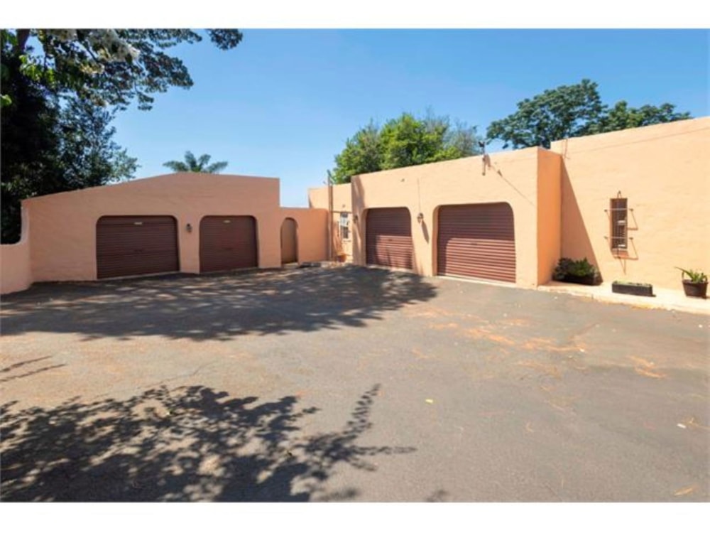 House for sale in Waterfall, Upper Highway - 1KF1734116 House for sale in Waterfall, Upper Highway - 1KF1734116