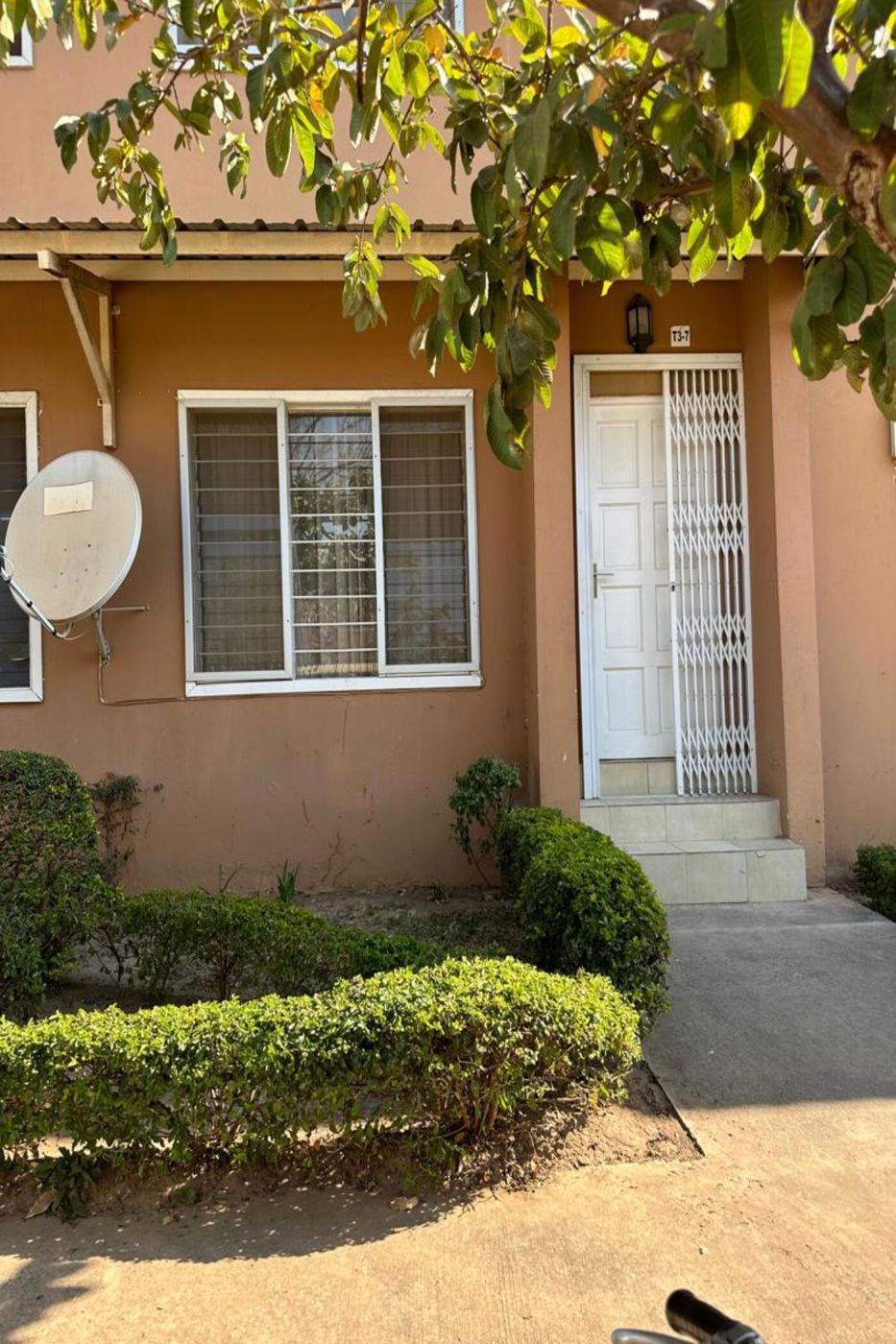 Apartment to rent in Roma, Zambia - 3ZA1734143