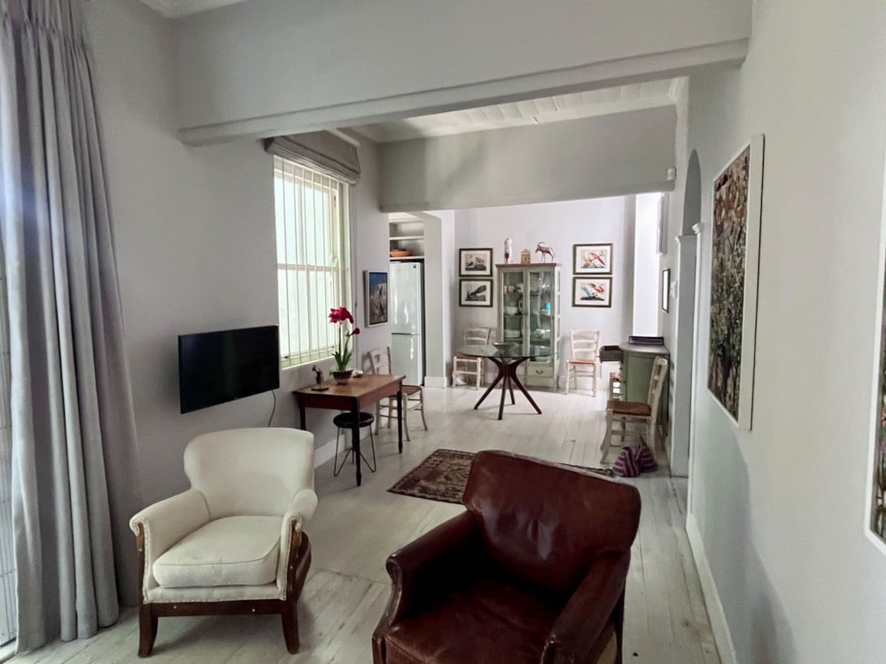 Semi-detached house to rent in Oranjezicht - CBL1734184