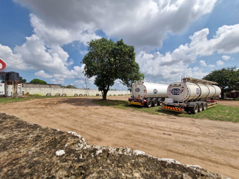 Commercial industrial property to rent in Matola, Mozambique - 3MQ1734234