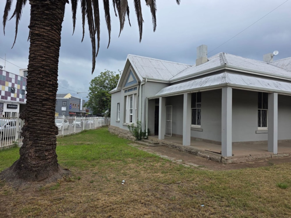 Commercial Building to rent in Queenstown - 1MH1734245