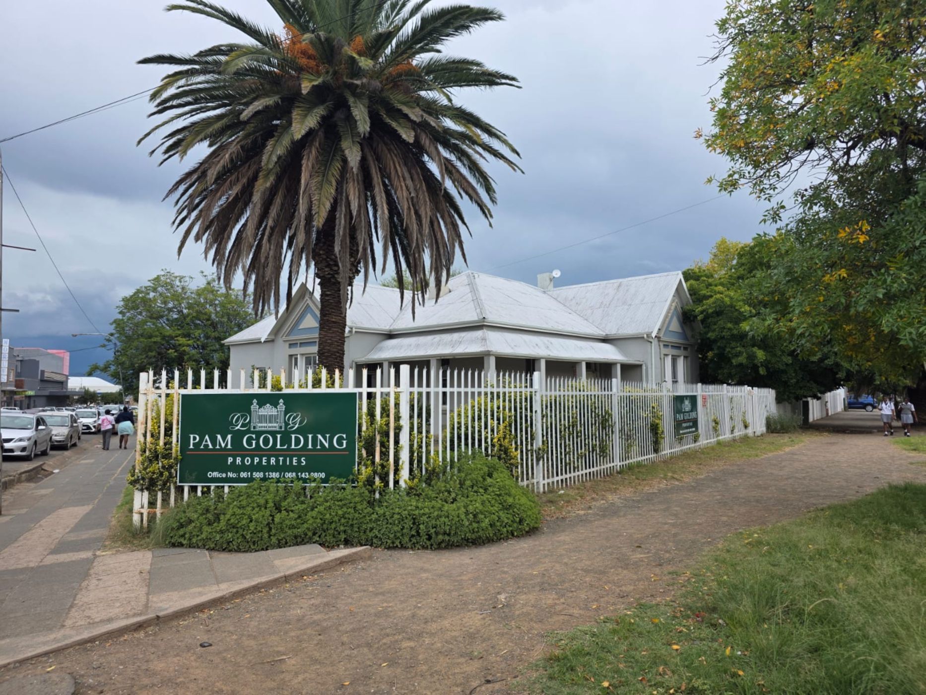 Commercial Building to rent in Queenstown - 1MH1734245