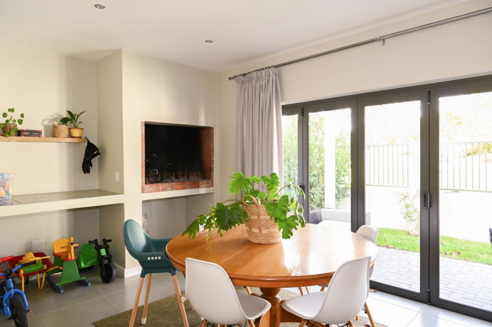 House for sale in Croydon Gardens Estate - SW1734455