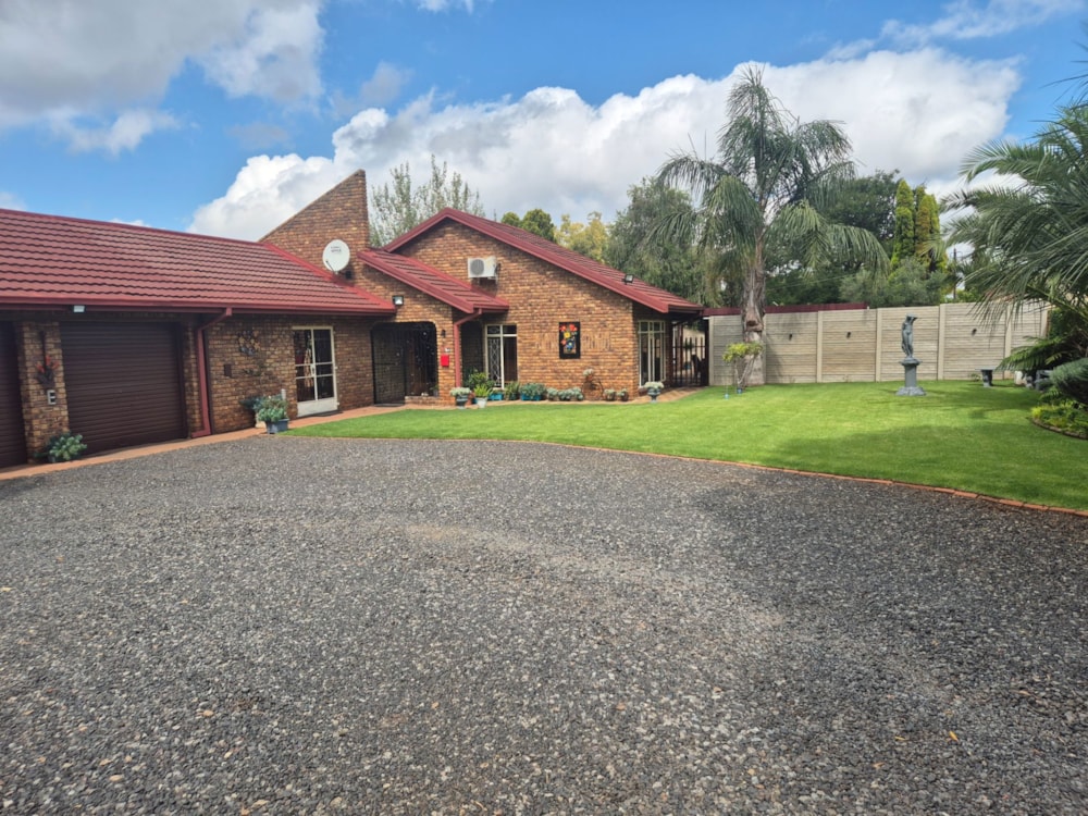 House for sale in Dennesig, Middelburg, Mpumalanga - 1MD1734453