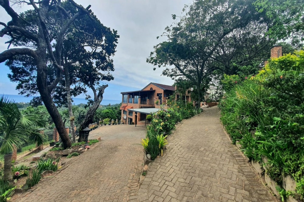 Beachfront villa to rent in Trafalgar - 1PD1734543