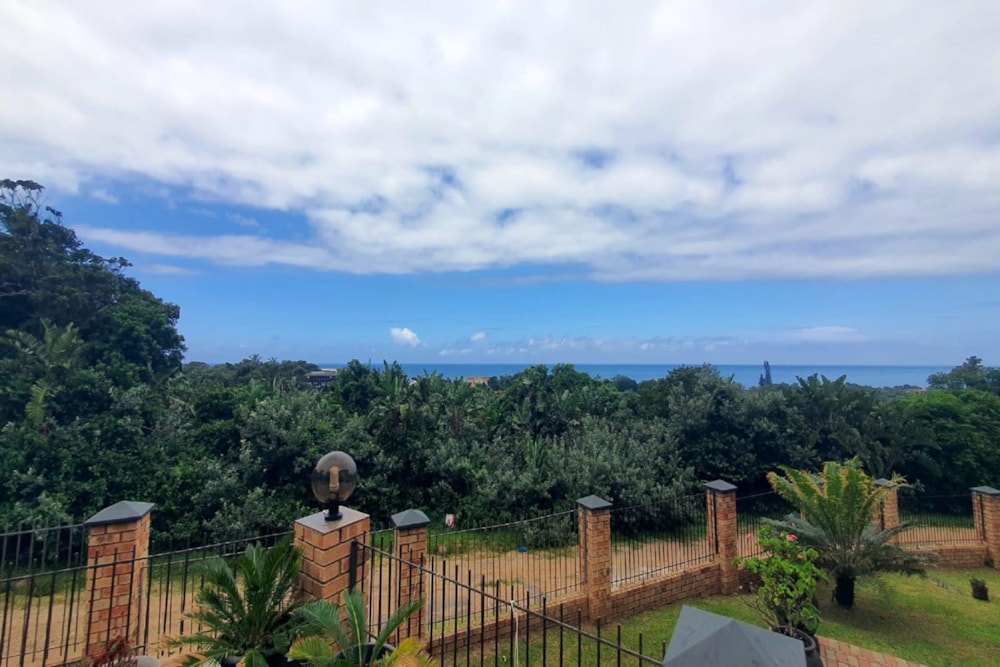Beachfront villa to rent in Trafalgar - 1PD1734543