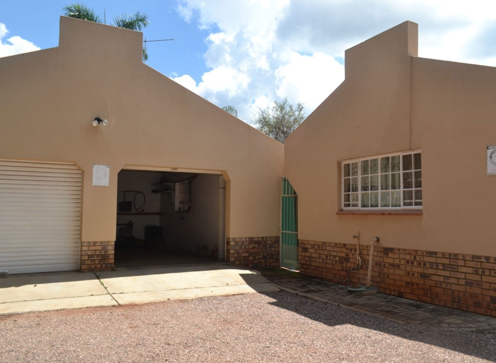Townhouse for sale in Mookgopong (Naboomspruit) - 1MDM1734566