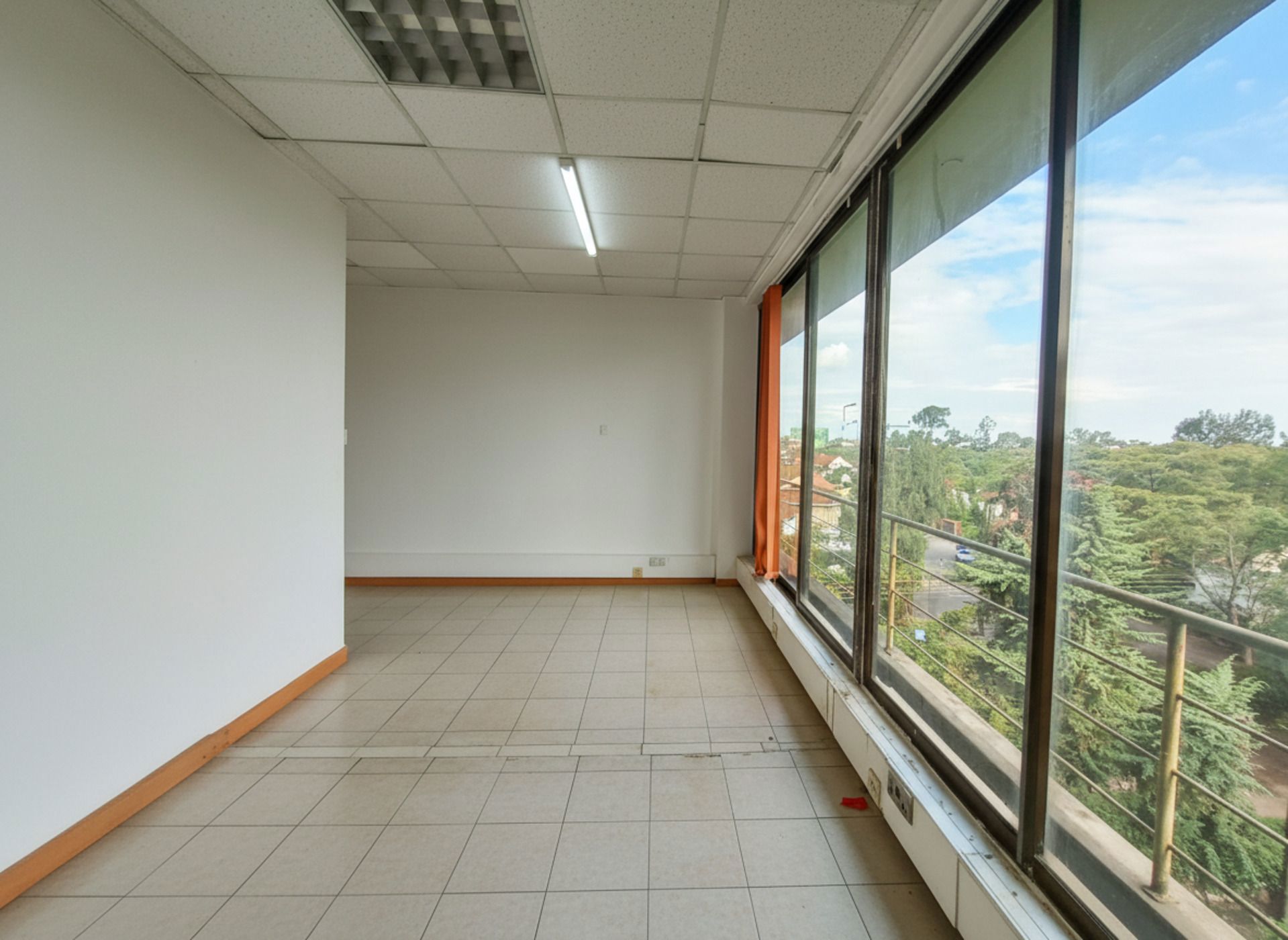 Commercial office to rent in Kilimani, Kenya - 3KE1736463