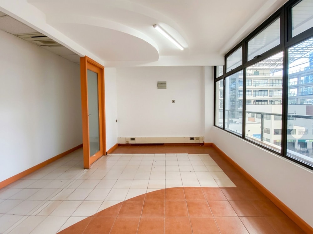 Commercial office to rent in Kilimani, Kenya - 3KE1736463