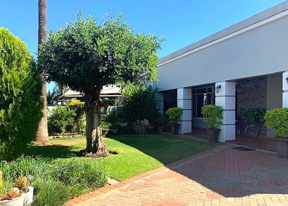 House for sale in Windhoek, Namibia - 3NM1737319