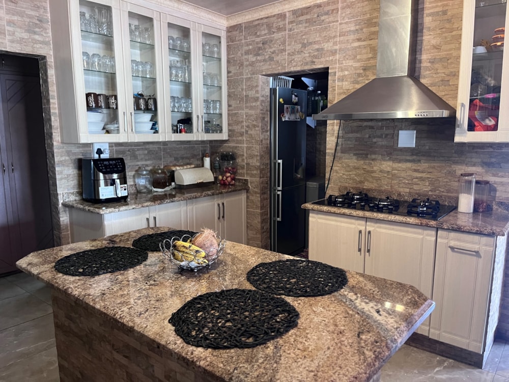 House for sale in Lennoxton - 1NW1734683