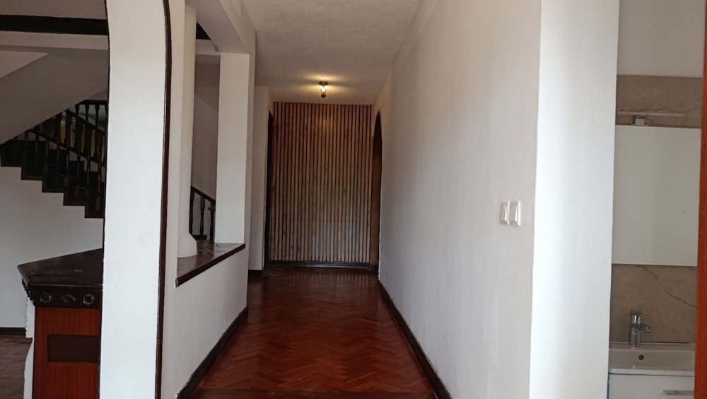 Double-storey house to rent in Runda , Kenya - 3KE1734656