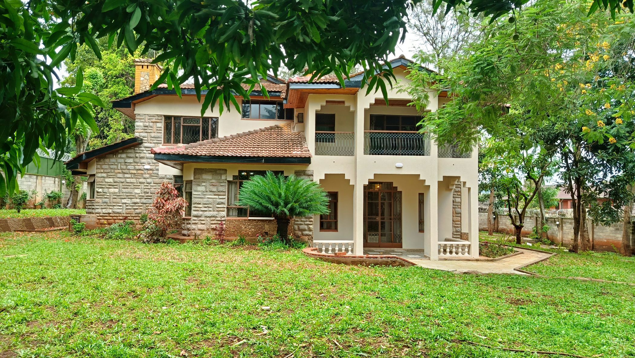 Double-storey house to rent in Runda , Kenya - 3KE1734656