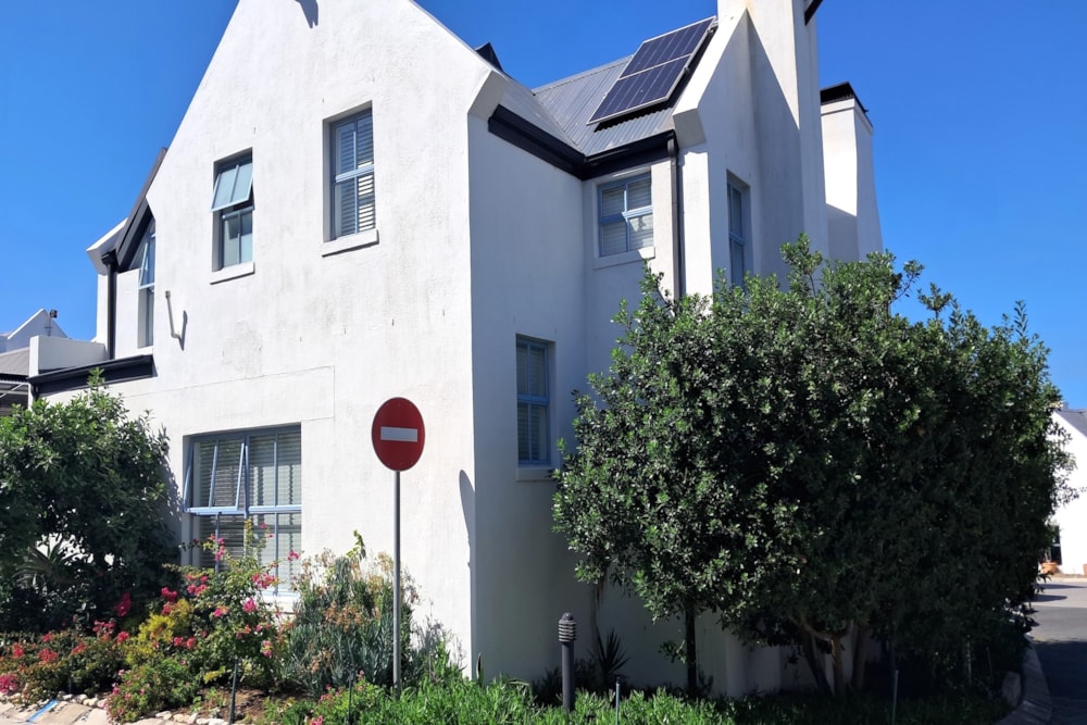 Double-storey house to rent in Big Bay - 1TV1734726