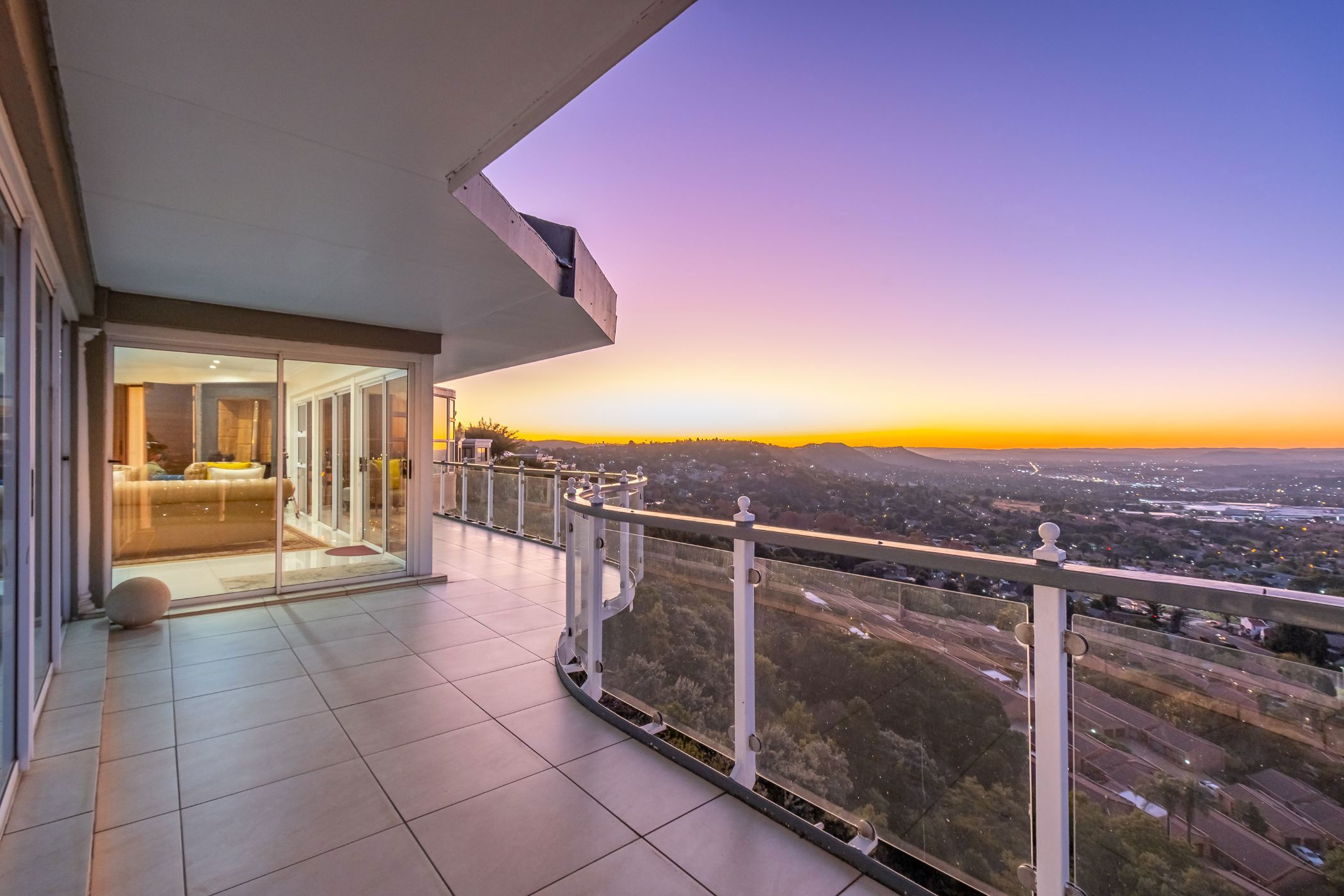 Double-storey house for sale in Constantia Kloof - RAN1734817