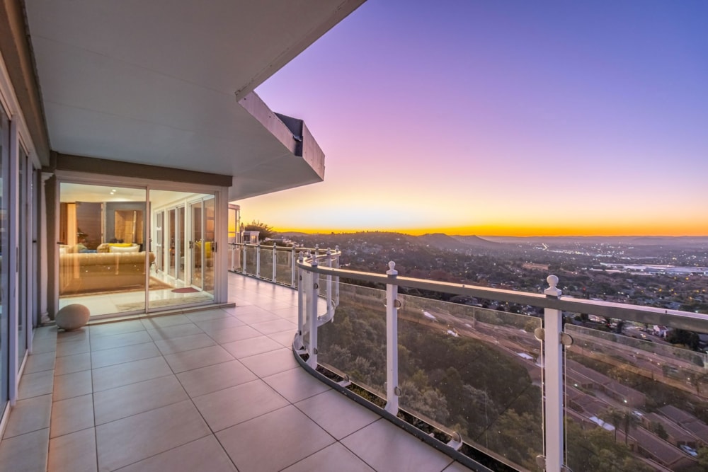 Double-storey house for sale in Constantia Kloof - RAN1734817