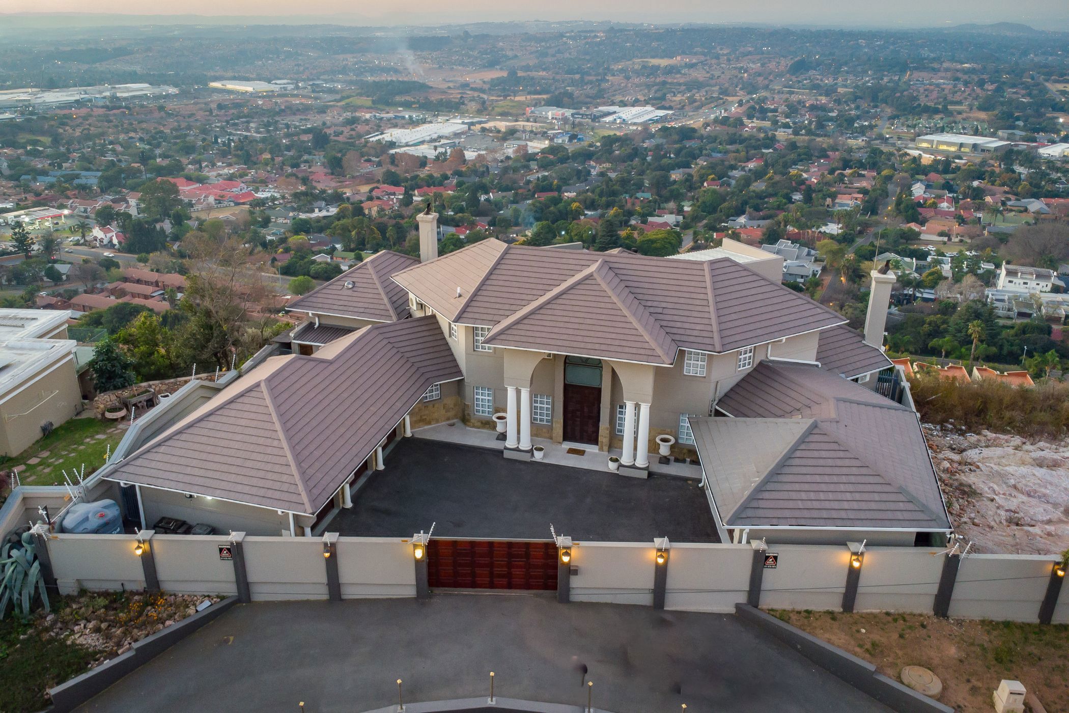 Double-storey house for sale in Constantia Kloof - RAN1734817