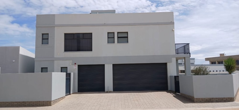 Multi-storey house for sale in Henties Bay, Namibia - 3NM1735117