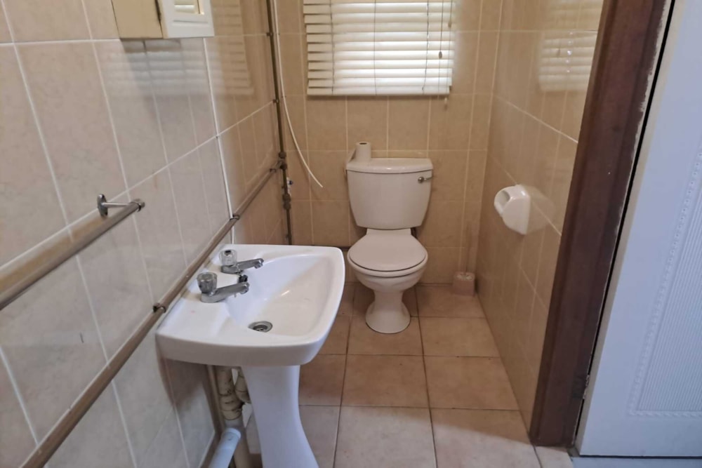 Commercial business to rent in Amanzimtoti - 1WB1734856