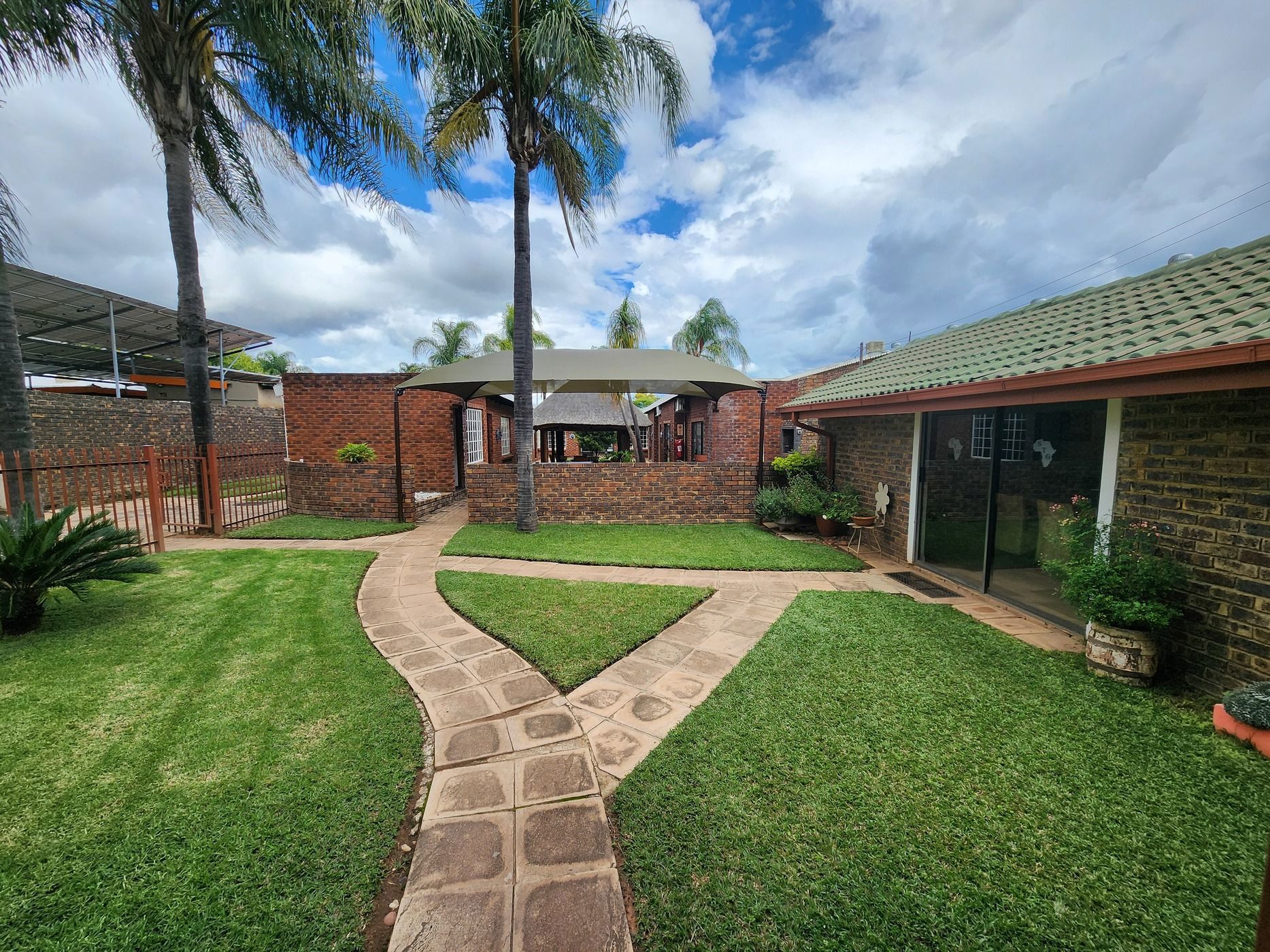 Commercial Building for sale in Modimolle (Nylstroom) - 1MDM1734873