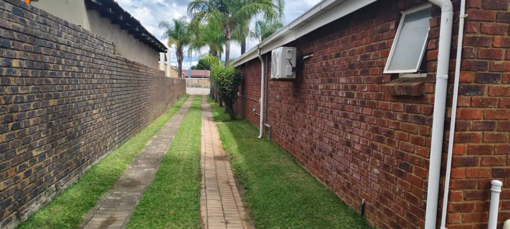 Commercial Building for sale in Modimolle (Nylstroom) - 1MDM1734873