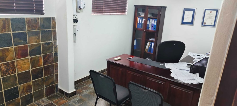 Commercial Building for sale in Modimolle (Nylstroom) - 1MDM1734873 Commercial Building for sale in Modimolle (Nylstroom) - 1MDM1734873