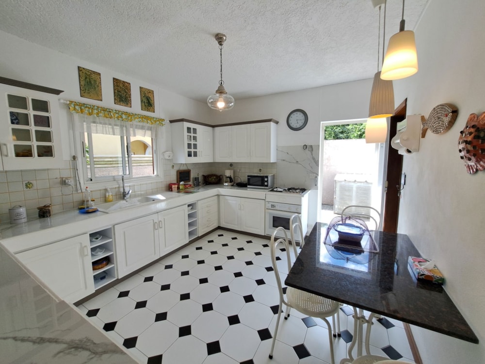 House to rent in Trou aux Biches, Mauritius - MPR1735108