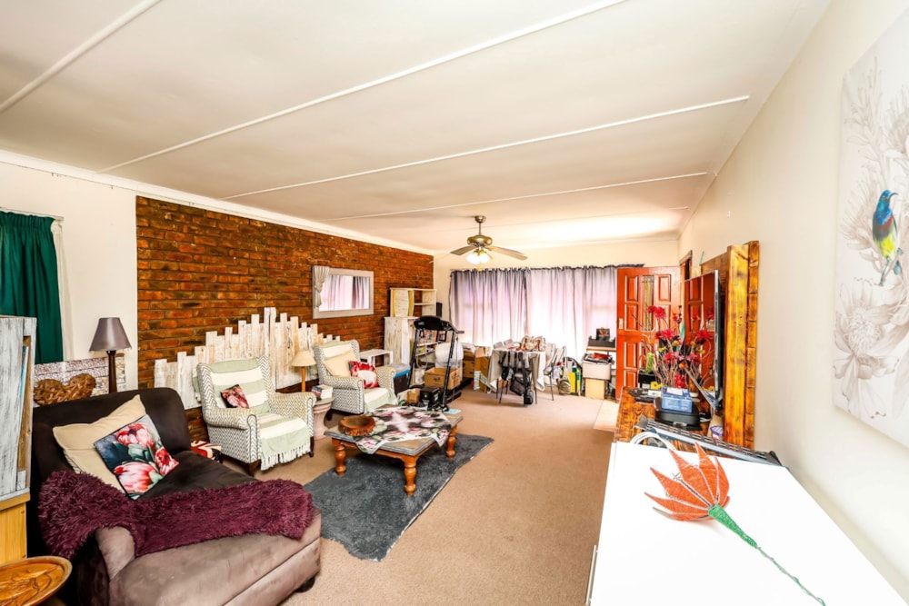 Townhouse to rent in Beacon Bay - 1EZ1735155