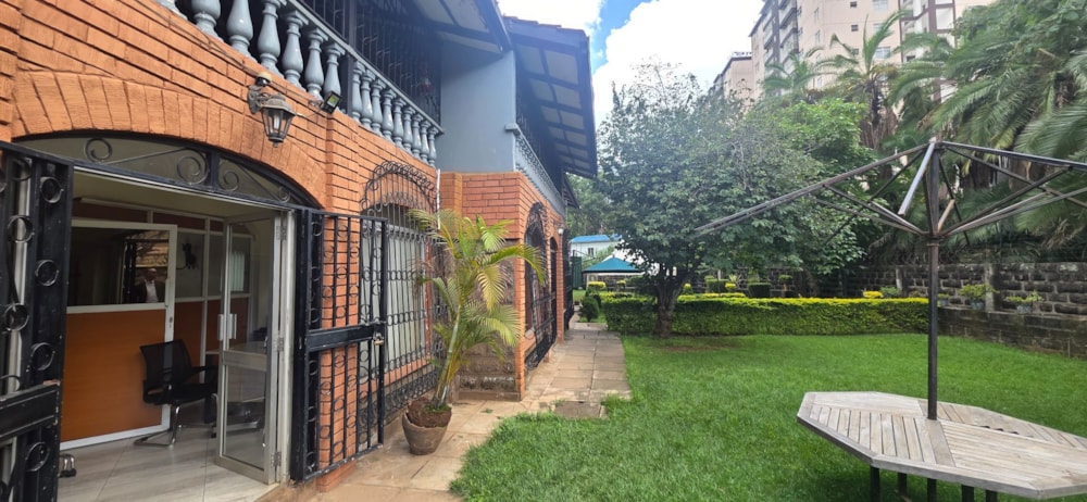 Commercial vacant land for sale in Kilimani, Kenya - 3KE1735693