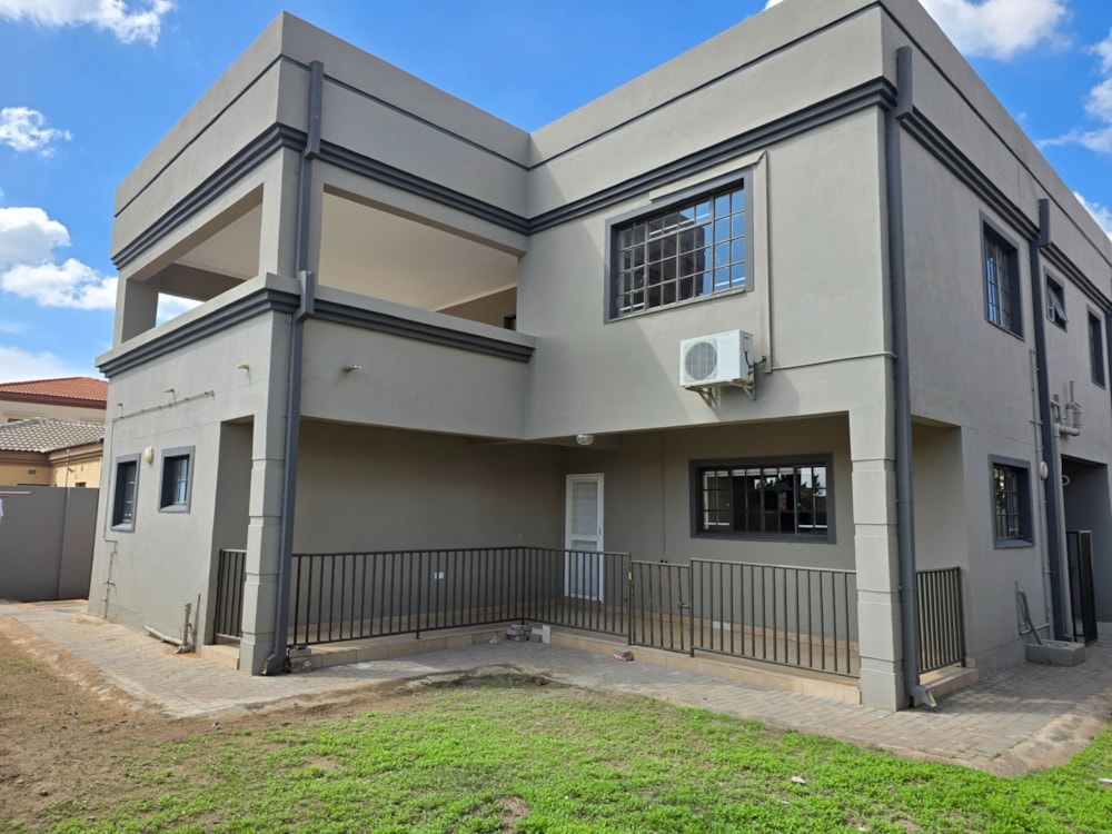 House for sale in Phakalane, Botswana - 3BO1735280