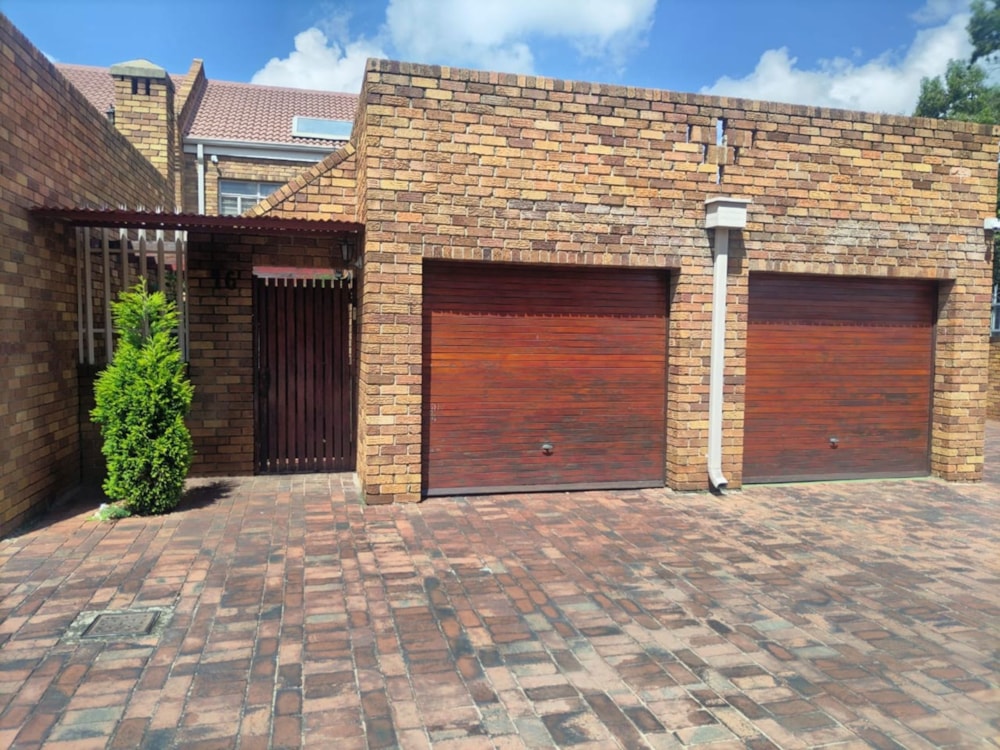 Townhouse for sale in Pollak Park - 1SP1735398