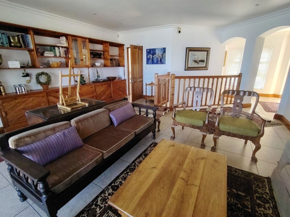 Security estate home to rent in Mossel Bay Golf Estate - 1MB1735796