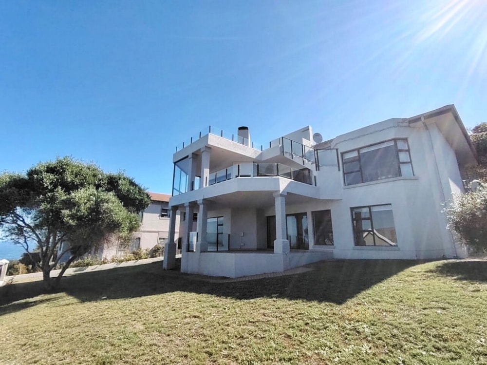 Security estate home to rent in Mossel Bay Golf Estate - 1MB1735796