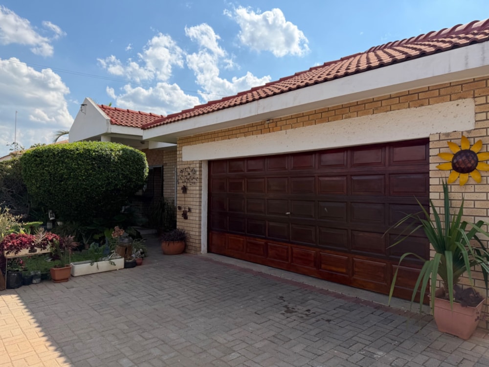 House for sale in Gaborone, Botswana - 3BO1735554