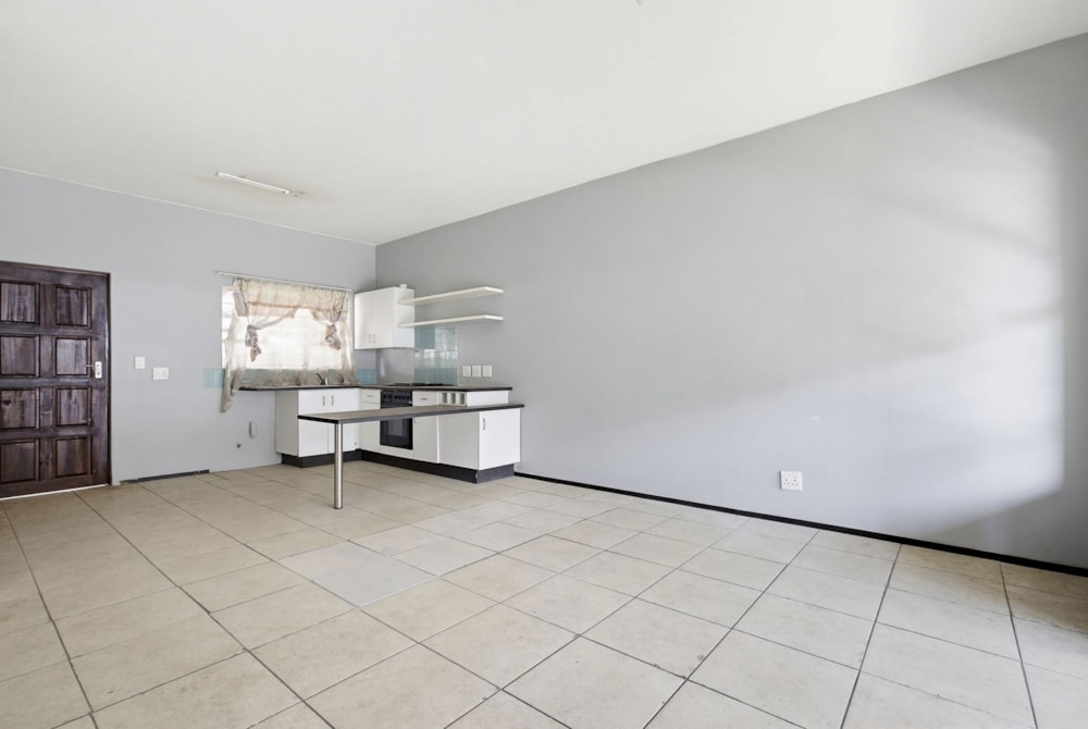 Townhouse for sale in Brenthurst - 1BJ1718402